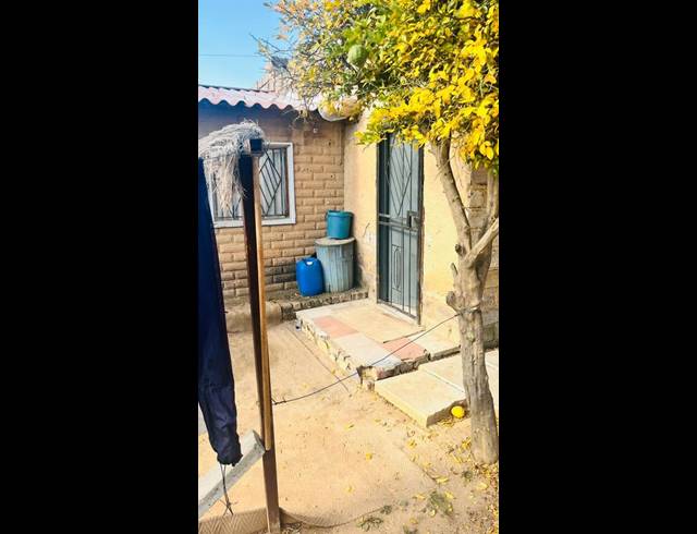 2 BEDROOM HOUSE FOR SALE IN COSMO CITY